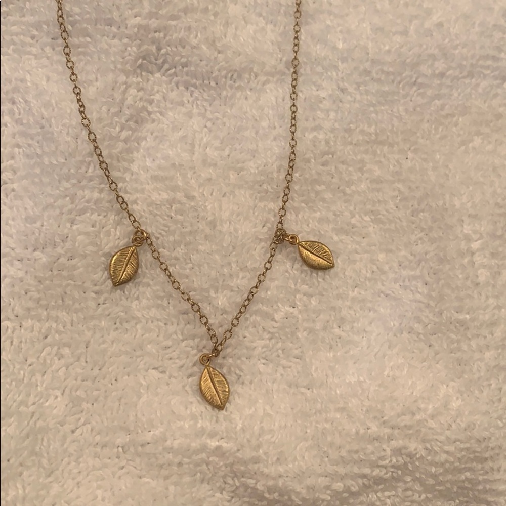 14K solid yellow gold Beautiful drop 3-leaf necklace
